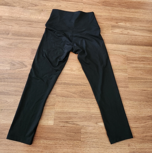 Victoria's Secret Capri Leggings - Picture 2 of 5